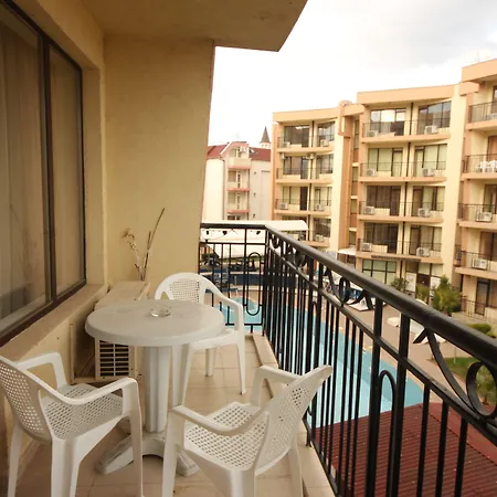 Ξενοδοχείο με διαμερίσματα Sea Grace Νεσέμπαρ