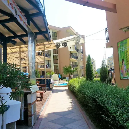 Sea Grace Ξενοδοχείο με διαμερίσματα Νεσέμπαρ