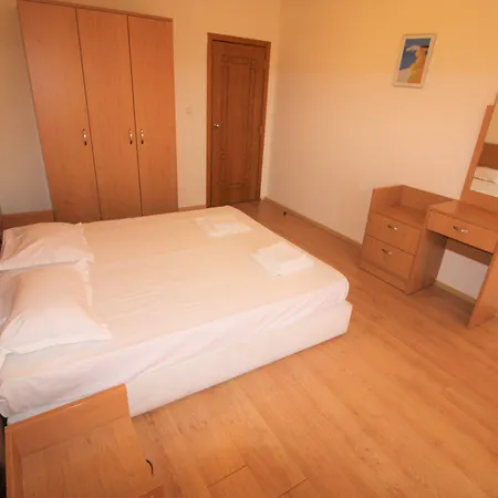 Sea Grace Νεσέμπαρ